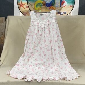 EUC woman’s sleeveless Character nightgown